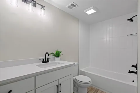 $754,907 | 9069 Shady Bend Road, Lenexa, KS 66227