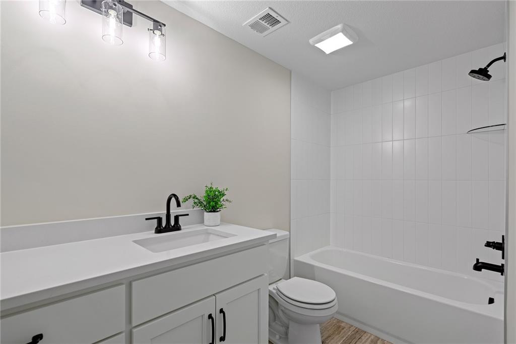 9069 Shady Bend Road Lenexa, KS 66227 - Photo 48 of 54