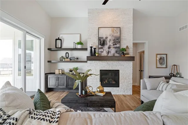 $743,650 | 9069 Shady Bend Road, Lenexa, KS 66227