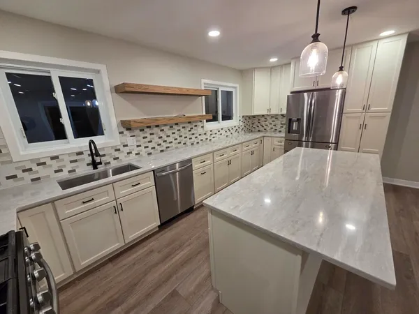 $439,500 | 1390 Glen Hill Drive, Glendale Heights, IL 60139
