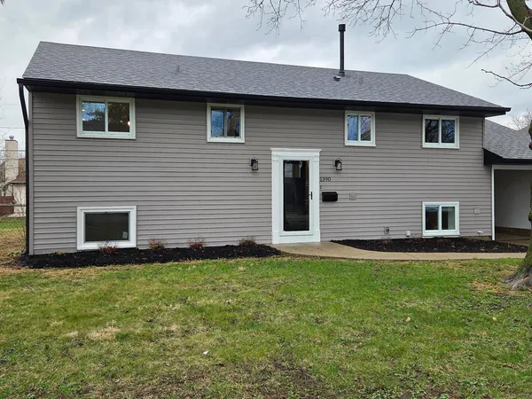 $439,500 | 1390 Glen Hill Drive, Glendale Heights, IL 60139