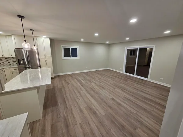 $439,500 | 1390 Glen Hill Drive, Glendale Heights, IL 60139