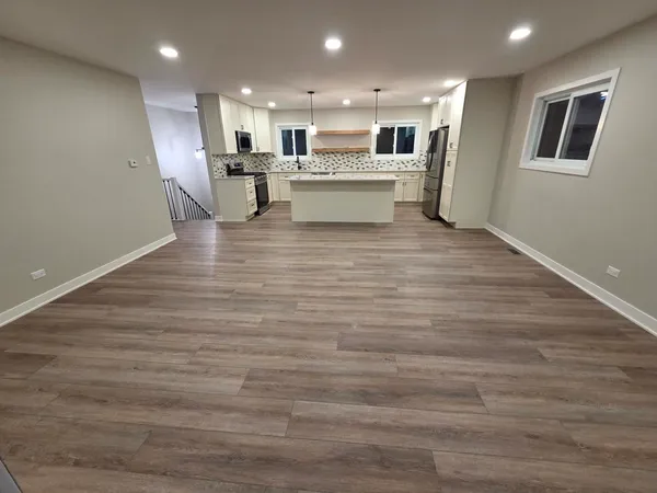 $439,500 | 1390 Glen Hill Drive, Glendale Heights, IL 60139