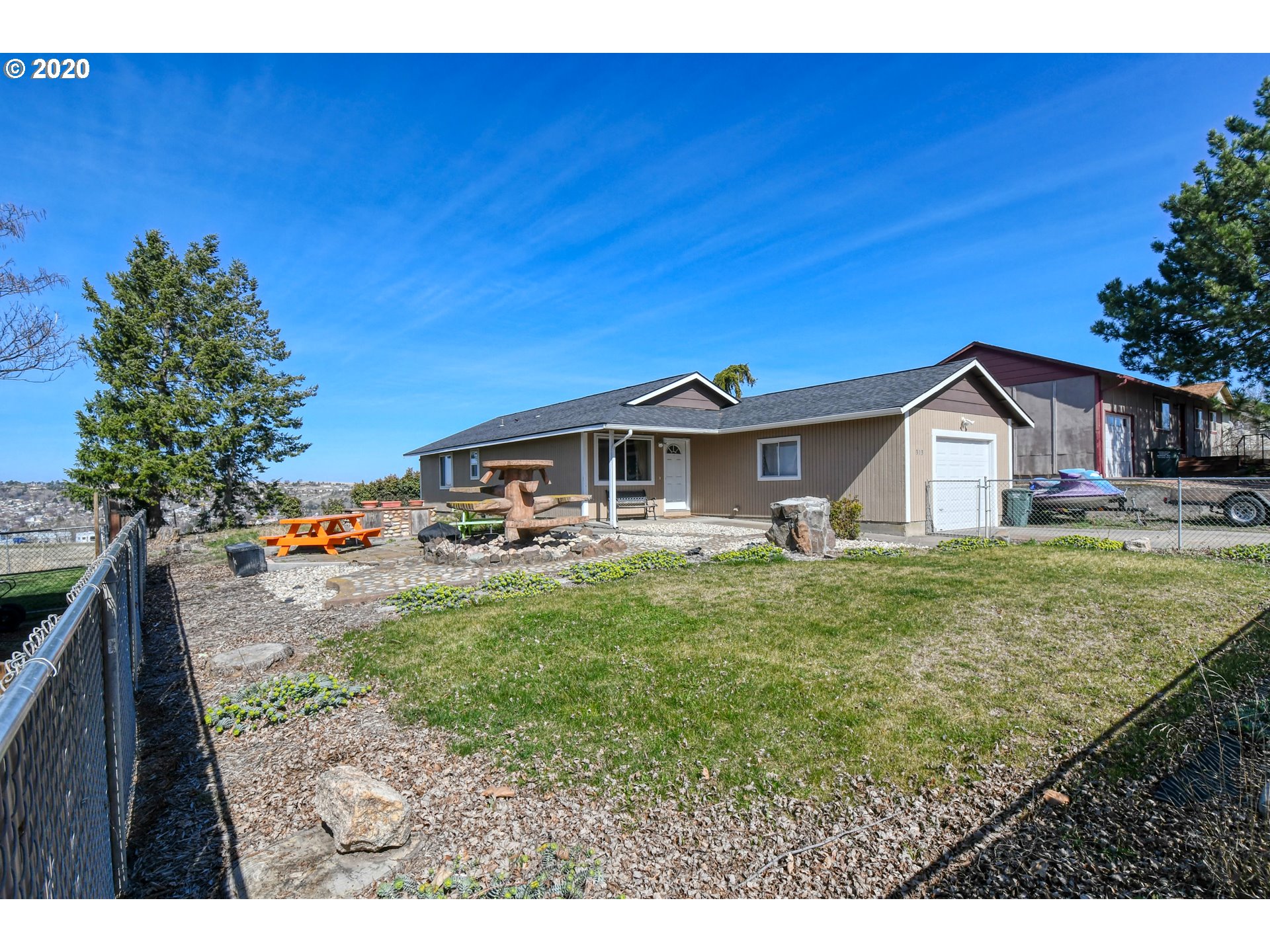 313 Southwest Nye Avenue Pendleton, OR 97801 - Photo 1 of 32 Gallery Image 1