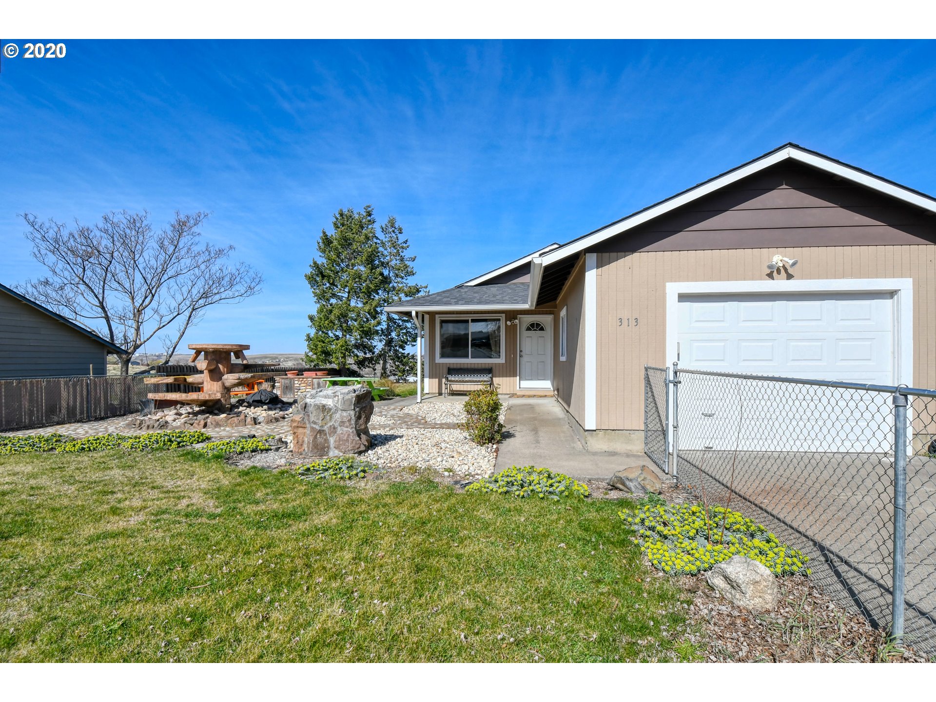 313 Southwest Nye Avenue Pendleton, OR 97801 - Photo 2 of 32 Gallery Image 2