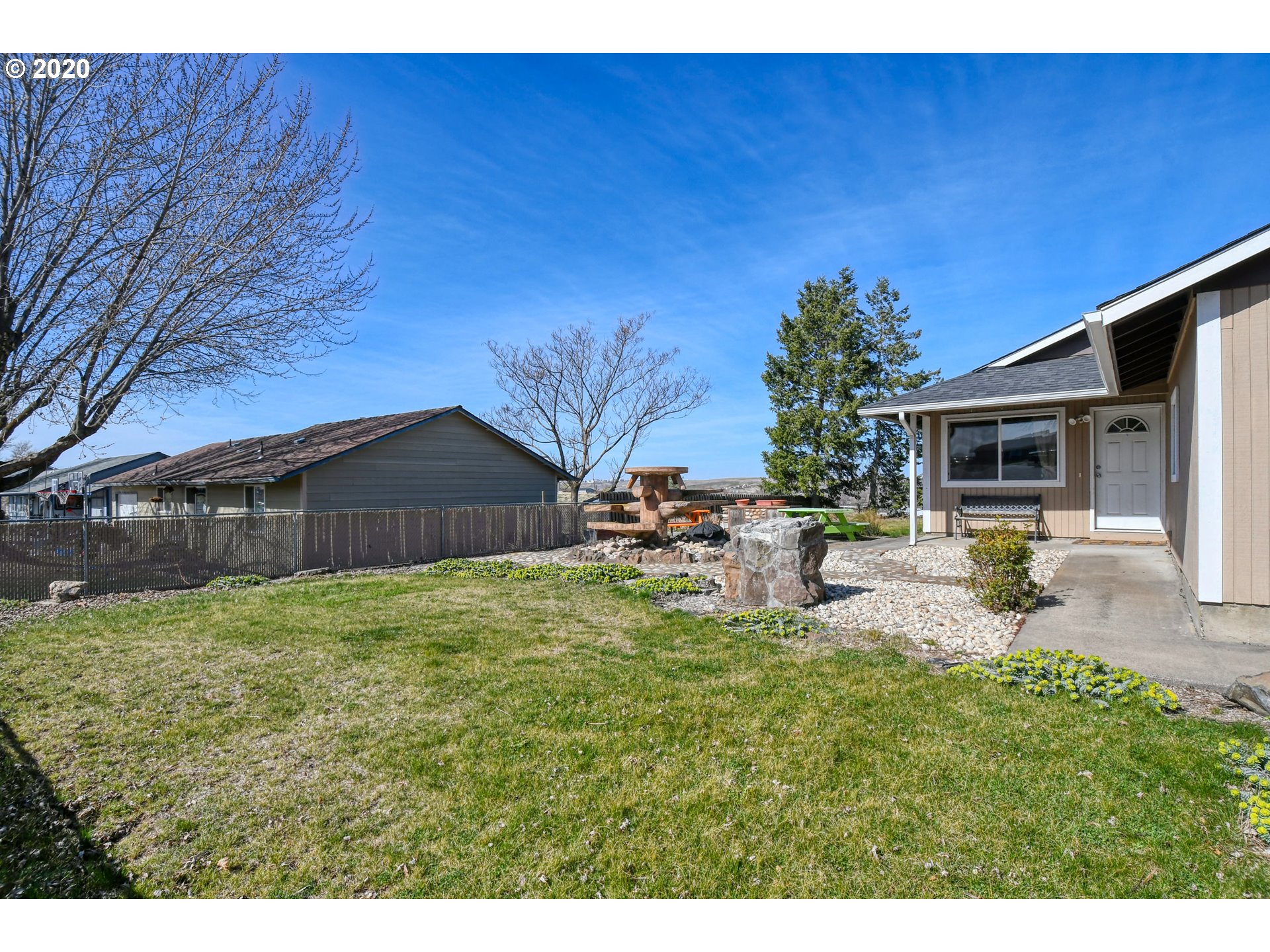 313 Southwest Nye Avenue Pendleton, OR 97801 - Photo 3 of 32 Gallery Image 3