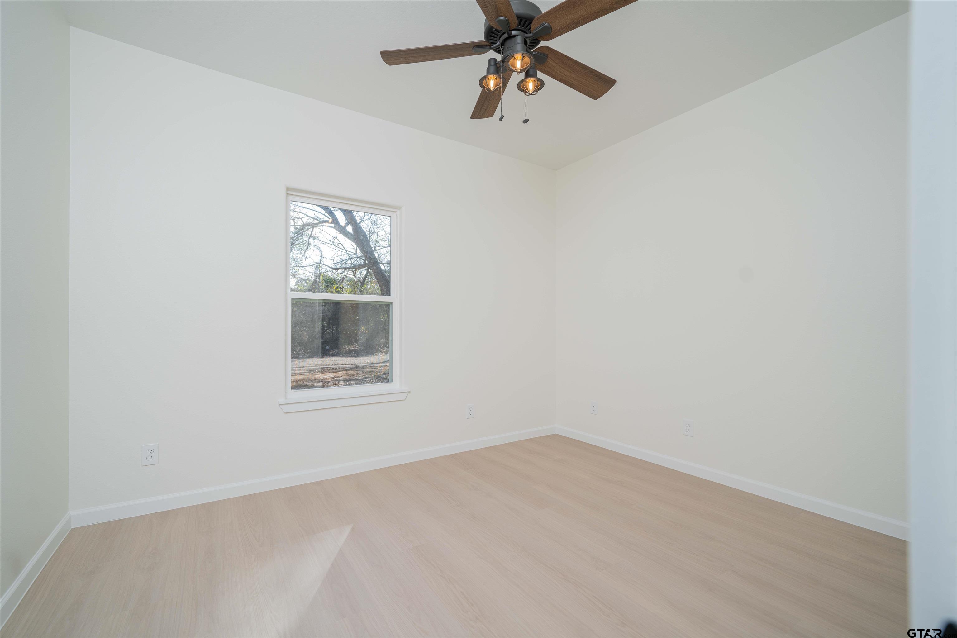 711 King Charles Road Scroggins, TX 75480 - Photo 15 of 34