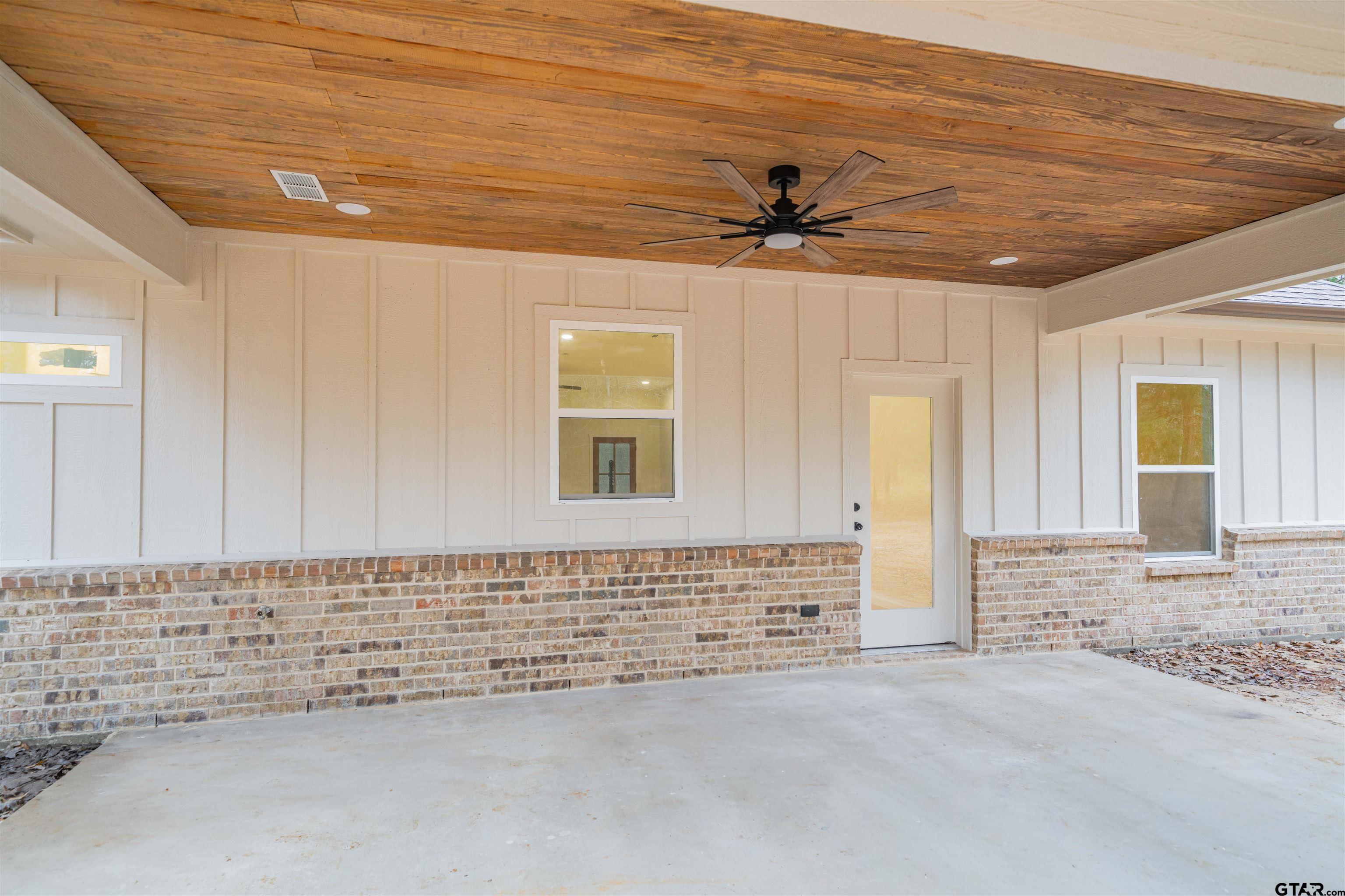711 King Charles Road Scroggins, TX 75480 - Photo 9 of 34