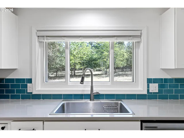 $539,900 | 25412 Jeans Road, Veneta, OR 97487