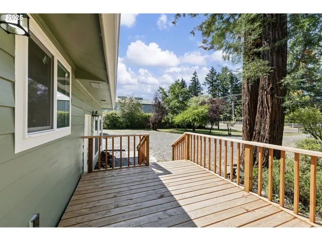 $539,900 | 25412 Jeans Road, Veneta, OR 97487