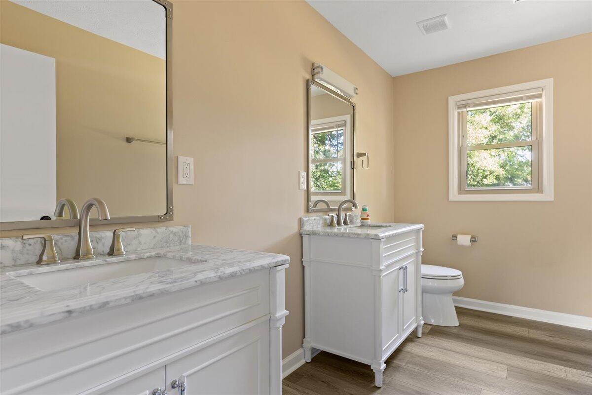 7666 Chippendale Road North Charleston, SC 29420 - Photo 13 of 22 Hall Bath