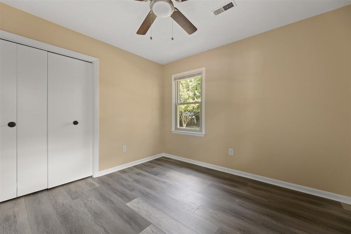 7666 Chippendale Road North Charleston, SC 29420 - Photo 15 of 22 11-Interior (4 of 17)