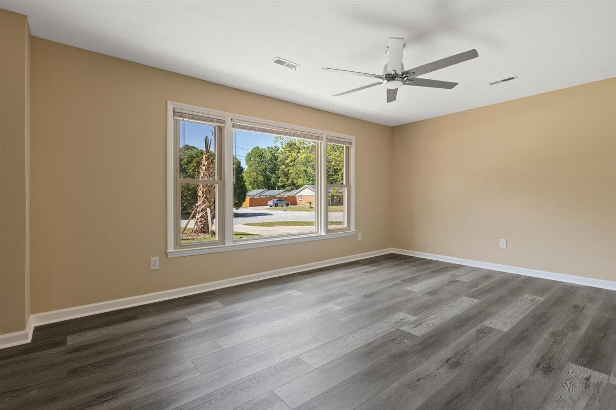 7666 Chippendale Road North Charleston, SC 29420 - Photo 4 of 22 Dinning Room