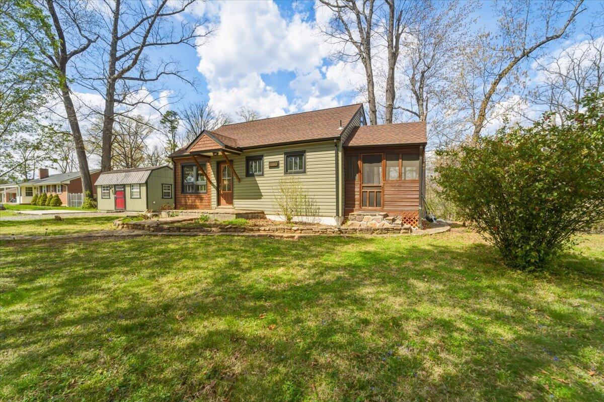 4925 Oak Road Northwest Roanoke, VA 24017 - Photo 4 of 44 04-Oak Dr-4