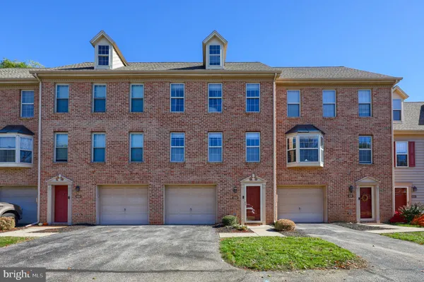 $199,900 | 1202 Skyview Drive, Unit 1202, York, PA 17406