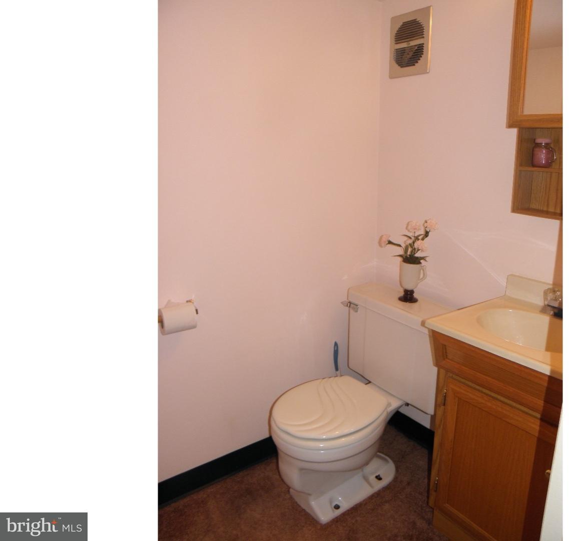 10822 Rayland Road Philadelphia, PA 19154 - Photo 20 of 24 Gallery Image 20