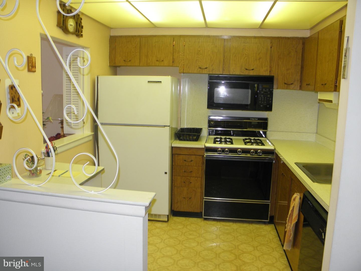 10822 Rayland Road Philadelphia, PA 19154 - Photo 6 of 24 Gallery Image 6