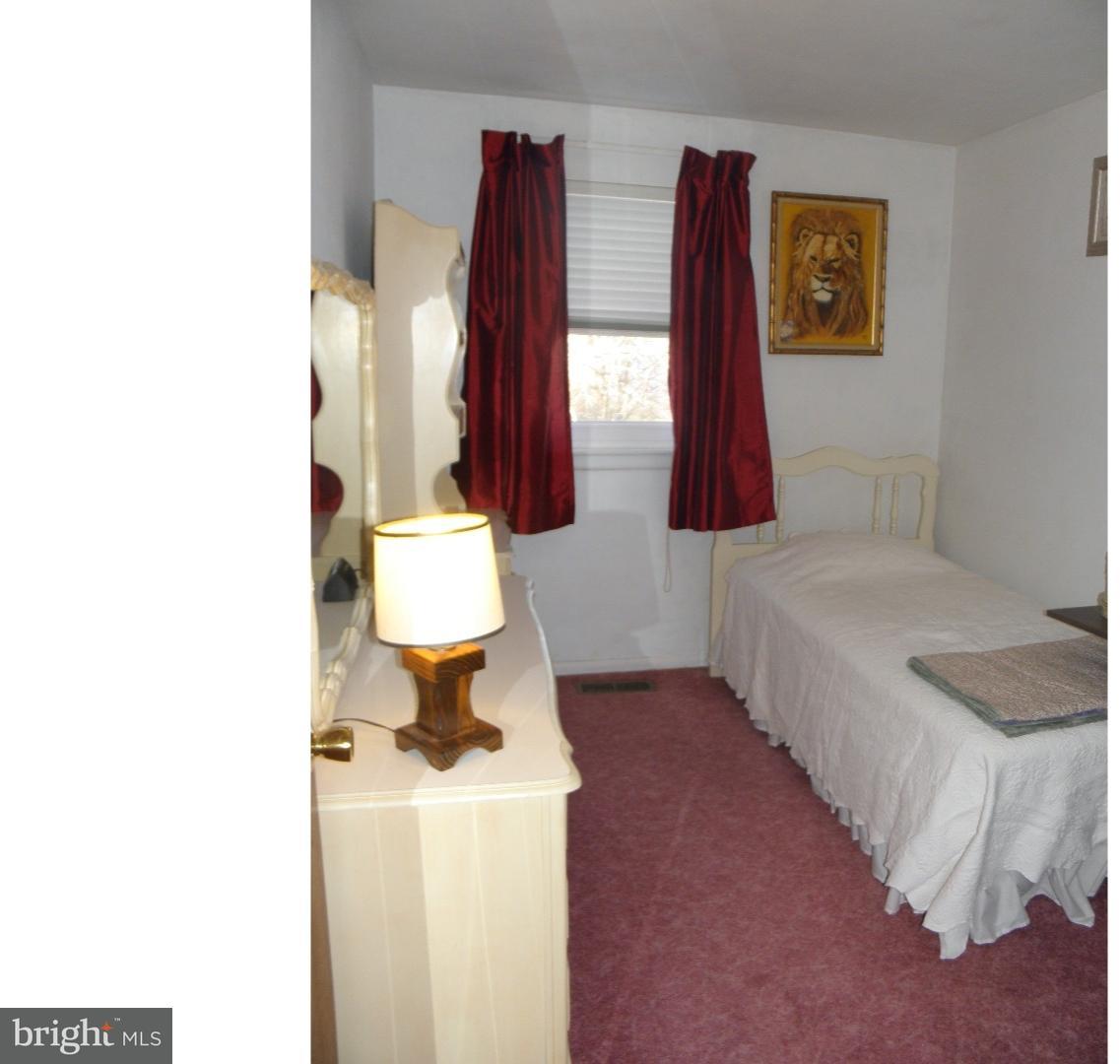 10822 Rayland Road Philadelphia, PA 19154 - Photo 8 of 24 Gallery Image 8