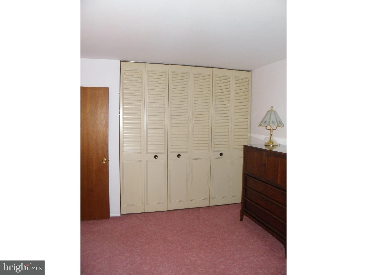 10822 Rayland Road Philadelphia, PA 19154 - Photo 9 of 24 Gallery Image 9