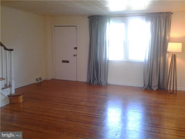 7906 Rugby Street Philadelphia, PA 19150 - Photo 5 of 23 Living Room