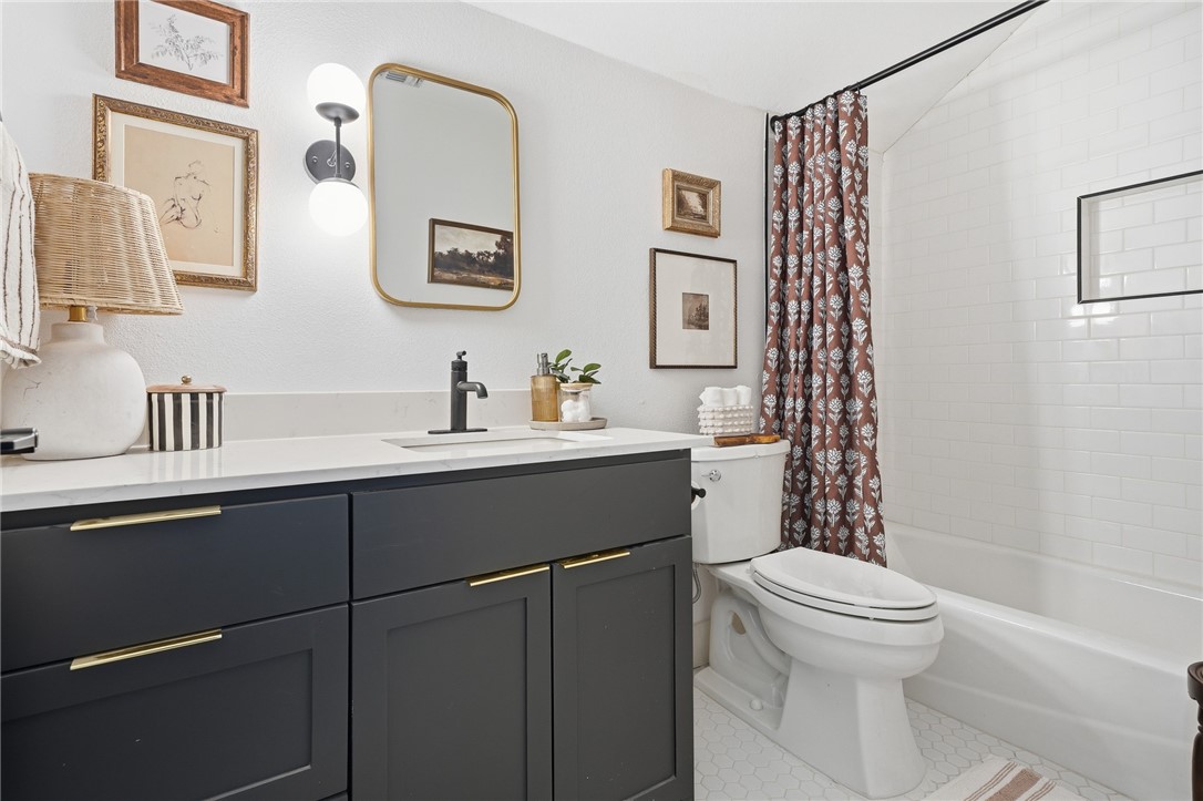 503 South 13th Street Aransas Pass, TX 78336 - Photo 28 of 33 Guest Bathroom