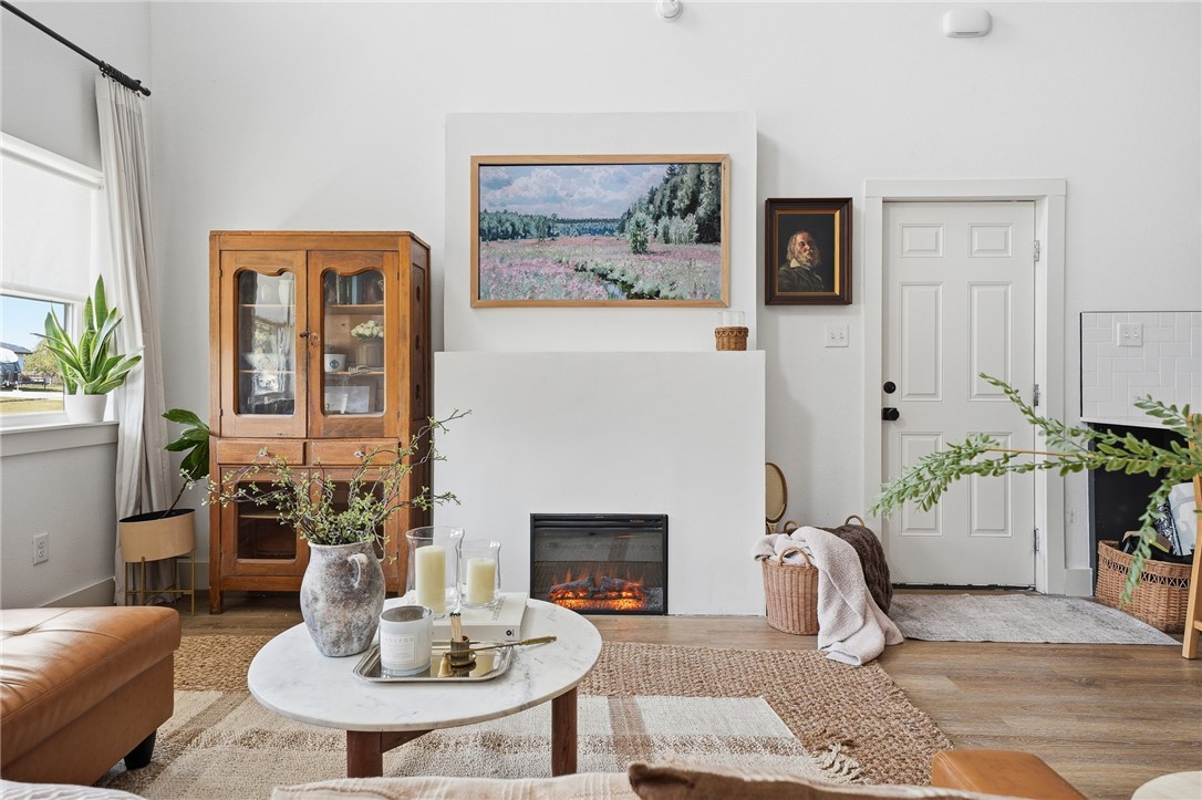 503 South 13th Street Aransas Pass, TX 78336 - Photo 7 of 33 Living Room