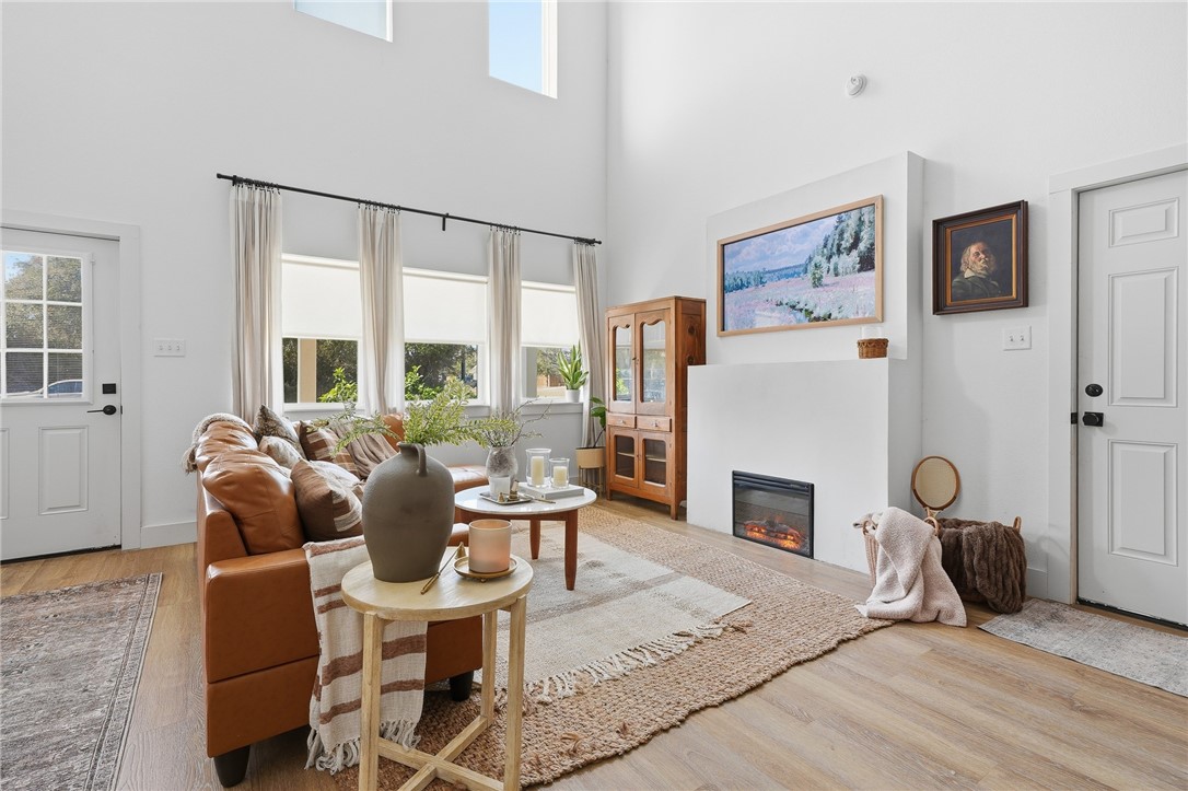 503 South 13th Street Aransas Pass, TX 78336 - Photo 8 of 33 Living Room