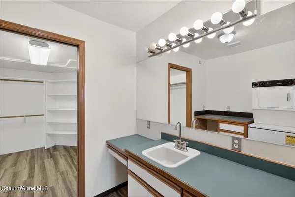 $785,000 | 6487 East Hayden Lake Road, Hayden, ID 83835