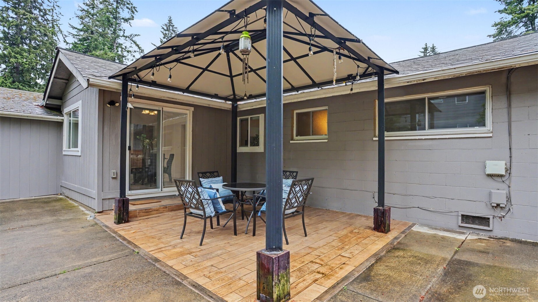 3401 Northeast 8th Street Renton, WA 98056 - Photo 23 of 28