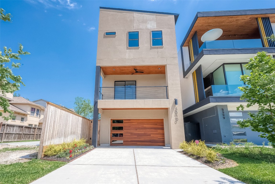 a front view of house with yard