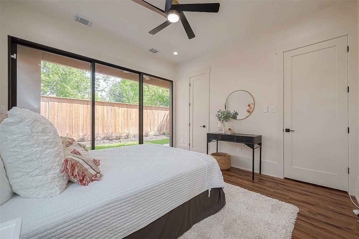 5510 Bosque Street Houston, TX 77056 - Photo 24 of 50 a bedroom with a bed window and a table in it