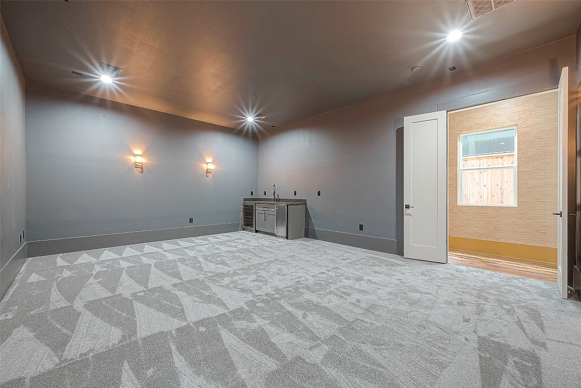 5510 Bosque Street Houston, TX 77056 - Photo 6 of 50 a view of an empty room
