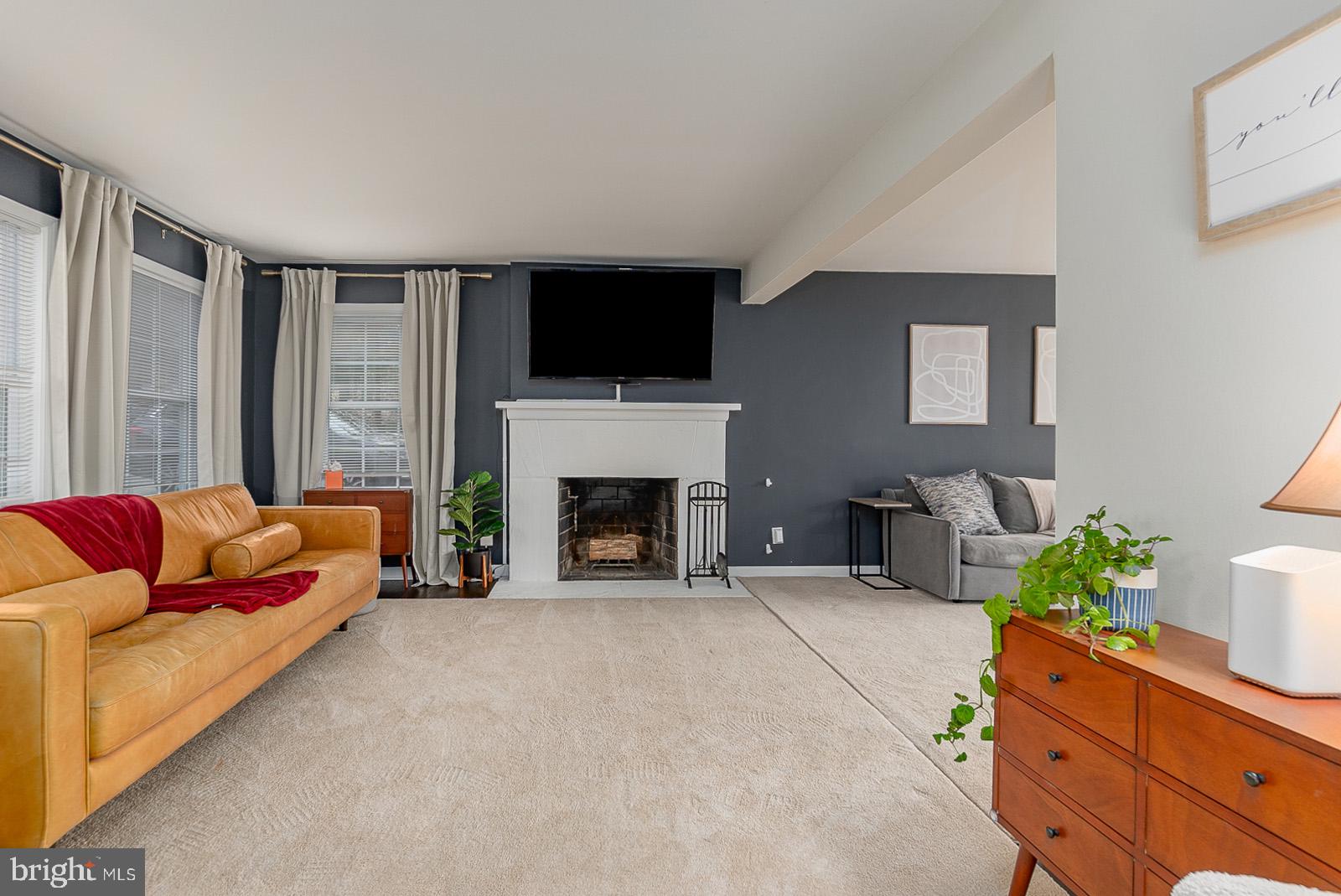 563 Pugh Road Wayne, PA 19087 - Photo 8 of 69 Living Room