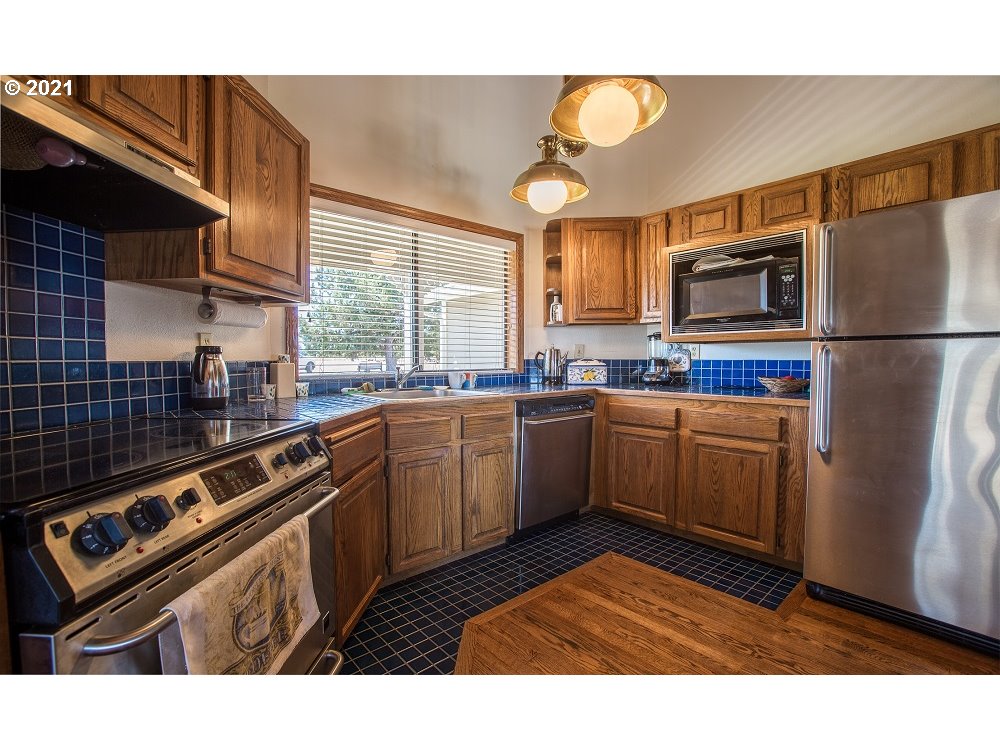 5660 Southwest Rim Road Terrebonne, OR 97760 - Photo 5 of 24 Gallery Image 5