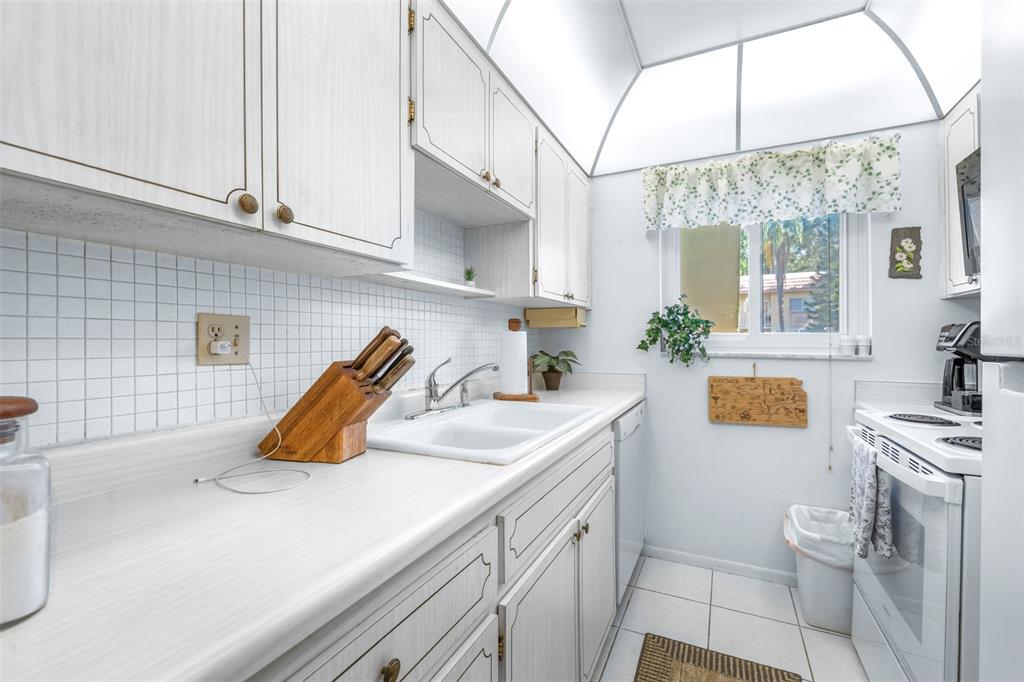 2001 Greenbriar Boulevard, Unit 1 Clearwater, FL 33763 - Photo 21 of 53