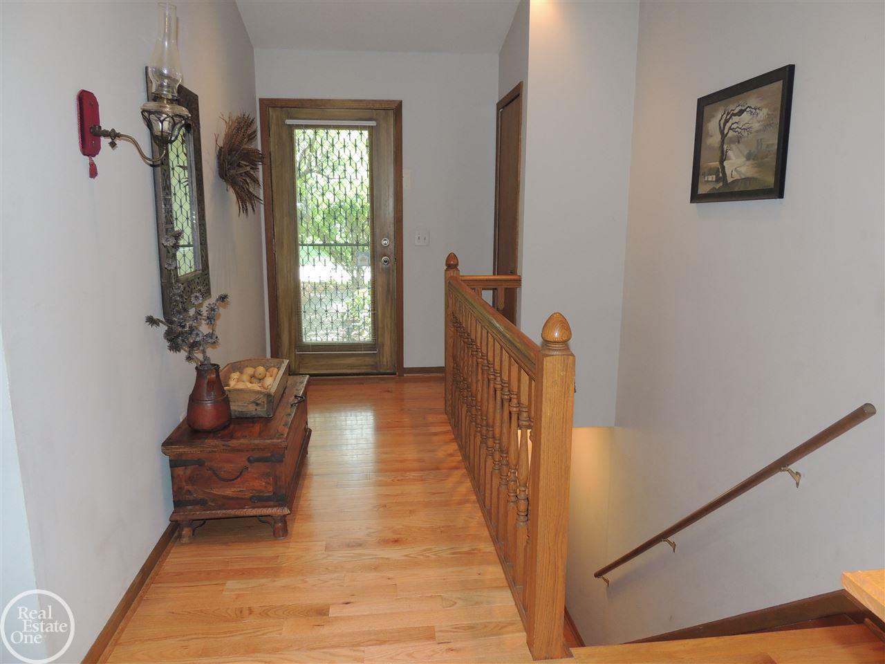 976 Ravine Terrace Drive Rochester Hills, MI 48307 - Photo 8 of 23