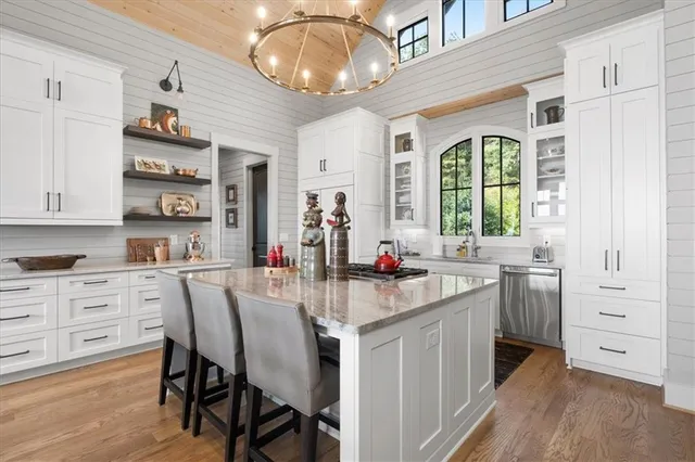 $1,875,000 | 207 Utana Blfs Trail, Ellijay, GA 30540