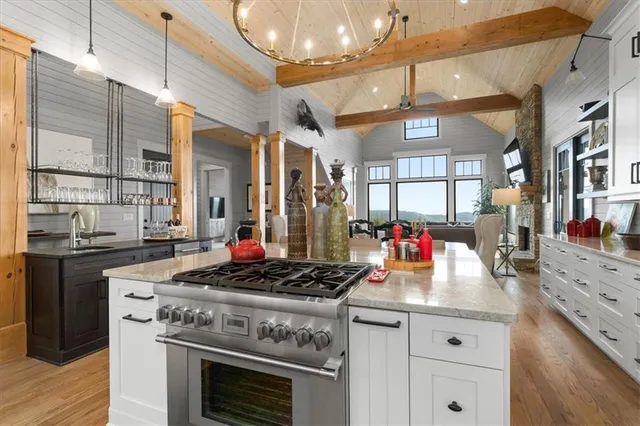 $1,875,000 | 207 Utana Blfs Trail, Ellijay, GA 30540