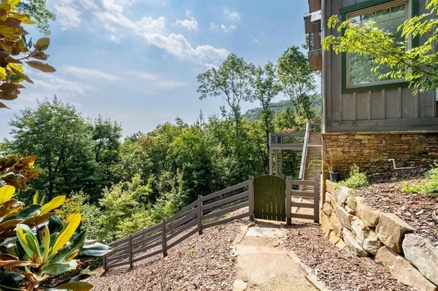 $1,875,000 | 207 Utana Blfs Trail, Ellijay, GA 30540
