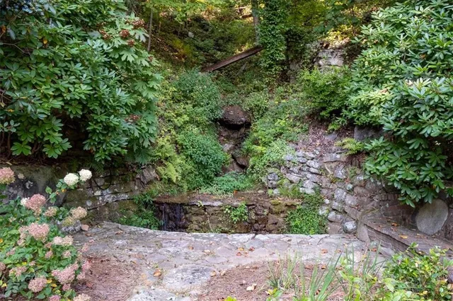 $1,875,000 | 207 Utana Blfs Trail, Ellijay, GA 30540