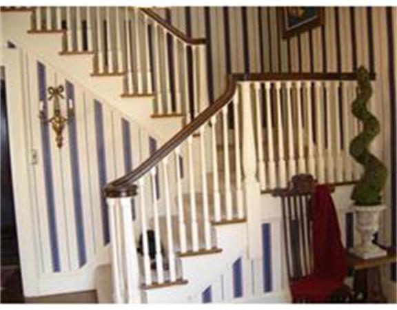 12 Algonquin Road Worcester, MA 01609 - Photo 4 of 22 Gallery Image 4