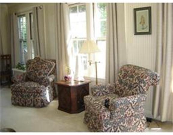 12 Algonquin Road Worcester, MA 01609 - Photo 7 of 22 Gallery Image 7