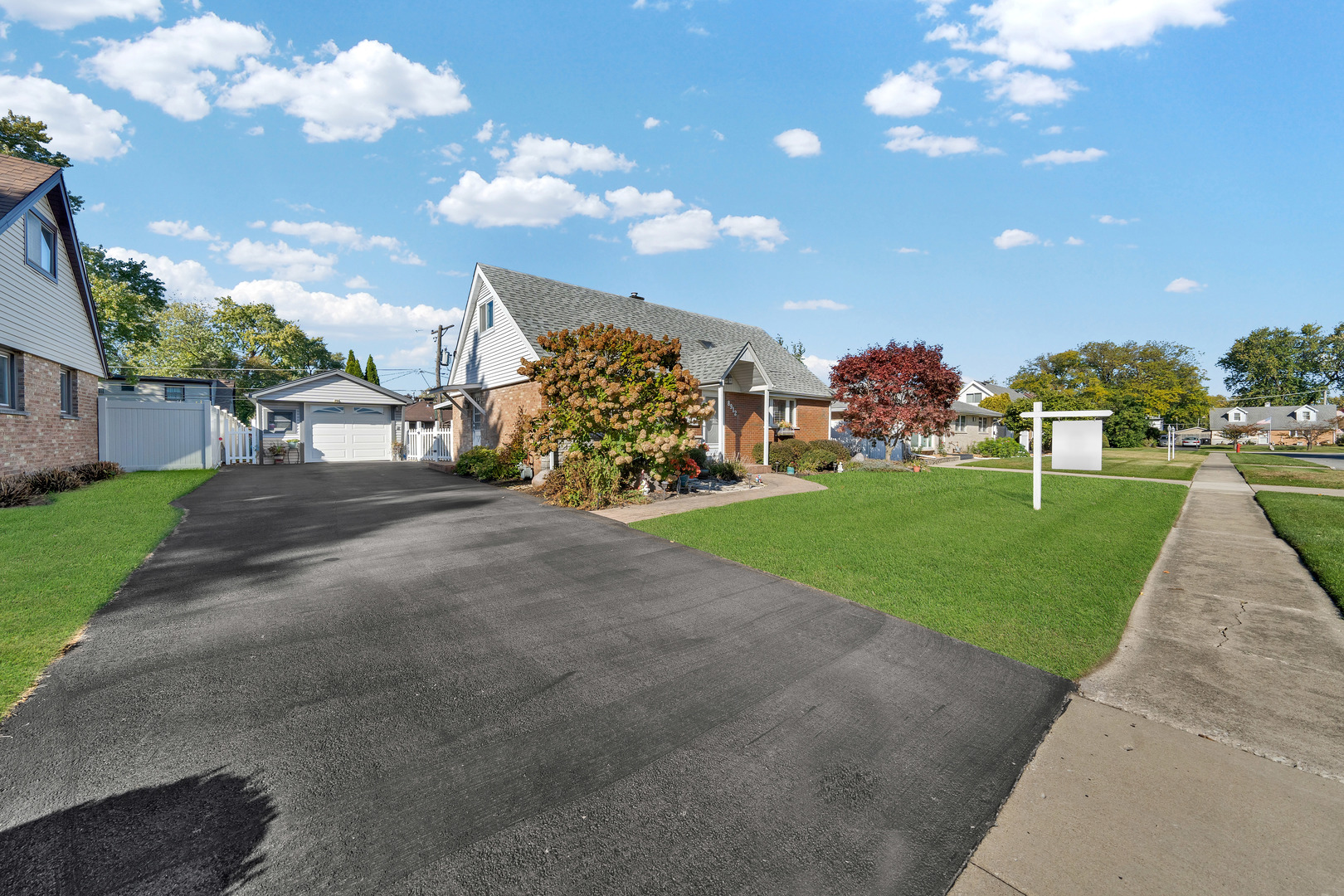 8912 Windsor Lane Bridgeview, IL 60455 - Photo 24 of 25 a view of a garden