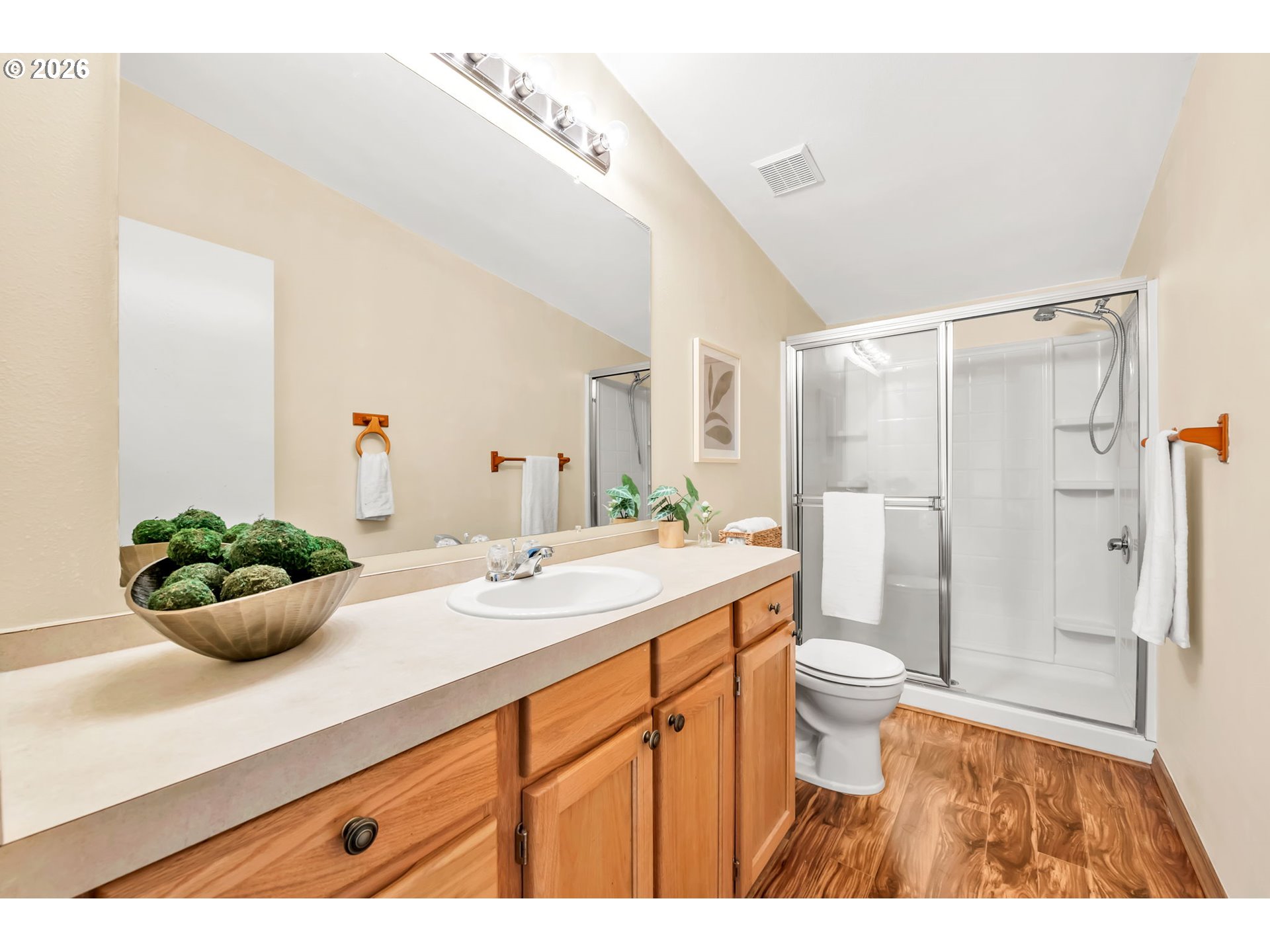 5268 Olympic Circle Eugene, OR 97402 - Photo 13 of 21 Bathroom, Attached