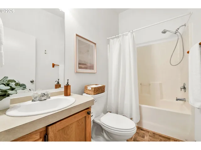 $349,000 | 5268 Olympic Circle, Eugene, OR 97402