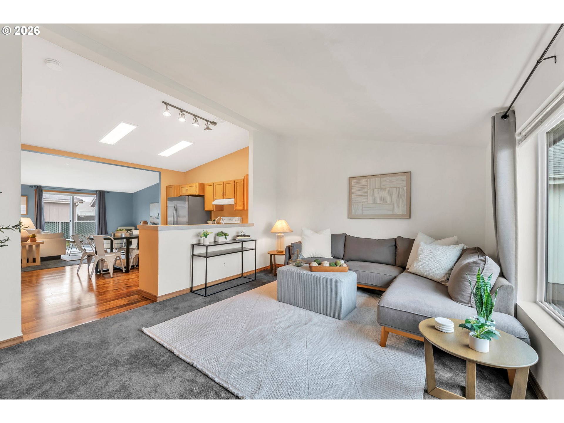 5268 Olympic Circle Eugene, OR 97402 - Photo 3 of 21 Living Room