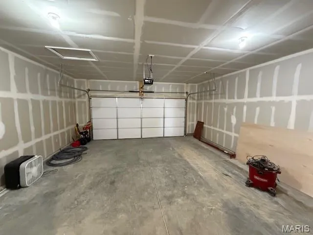 $365,000 | 713 Conner Circle, Fairview Heights, IL 62208