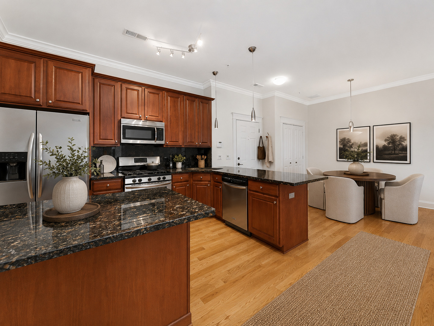1453 West Irving Park Road, Unit 304 Chicago, IL 60613 - Photo 6 of 16