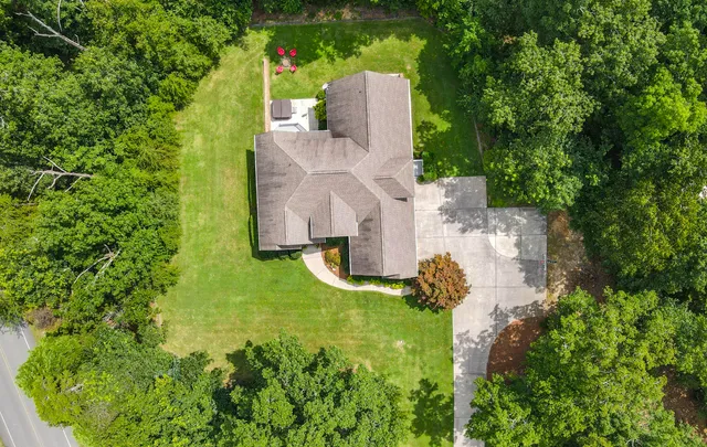 $847,500 | 101 Northwest Amherst Way, Cleveland, TN 37312