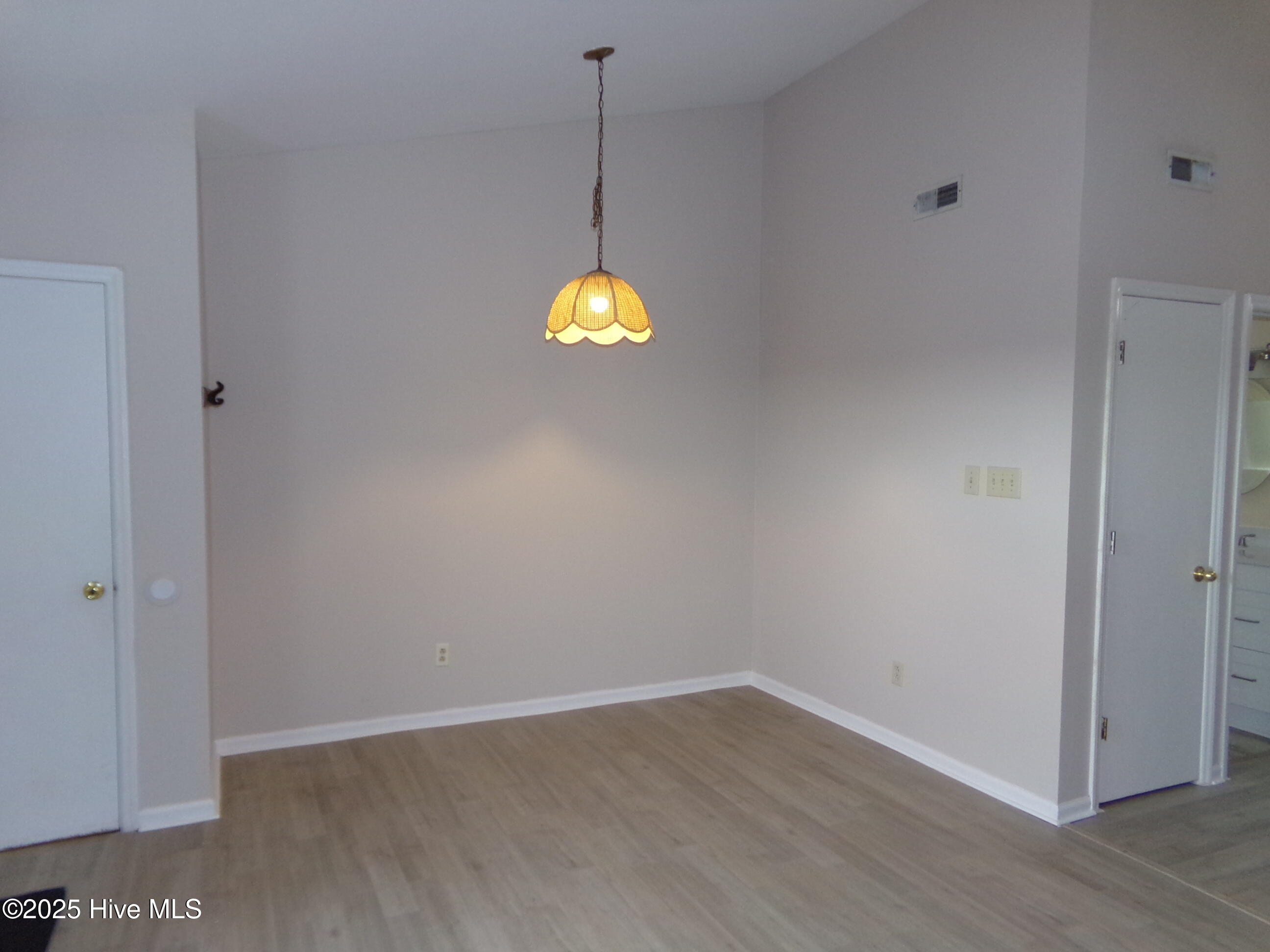 138 B Witten Circle, Unit B Havelock, NC 28532 - Photo 4 of 19 100_0090